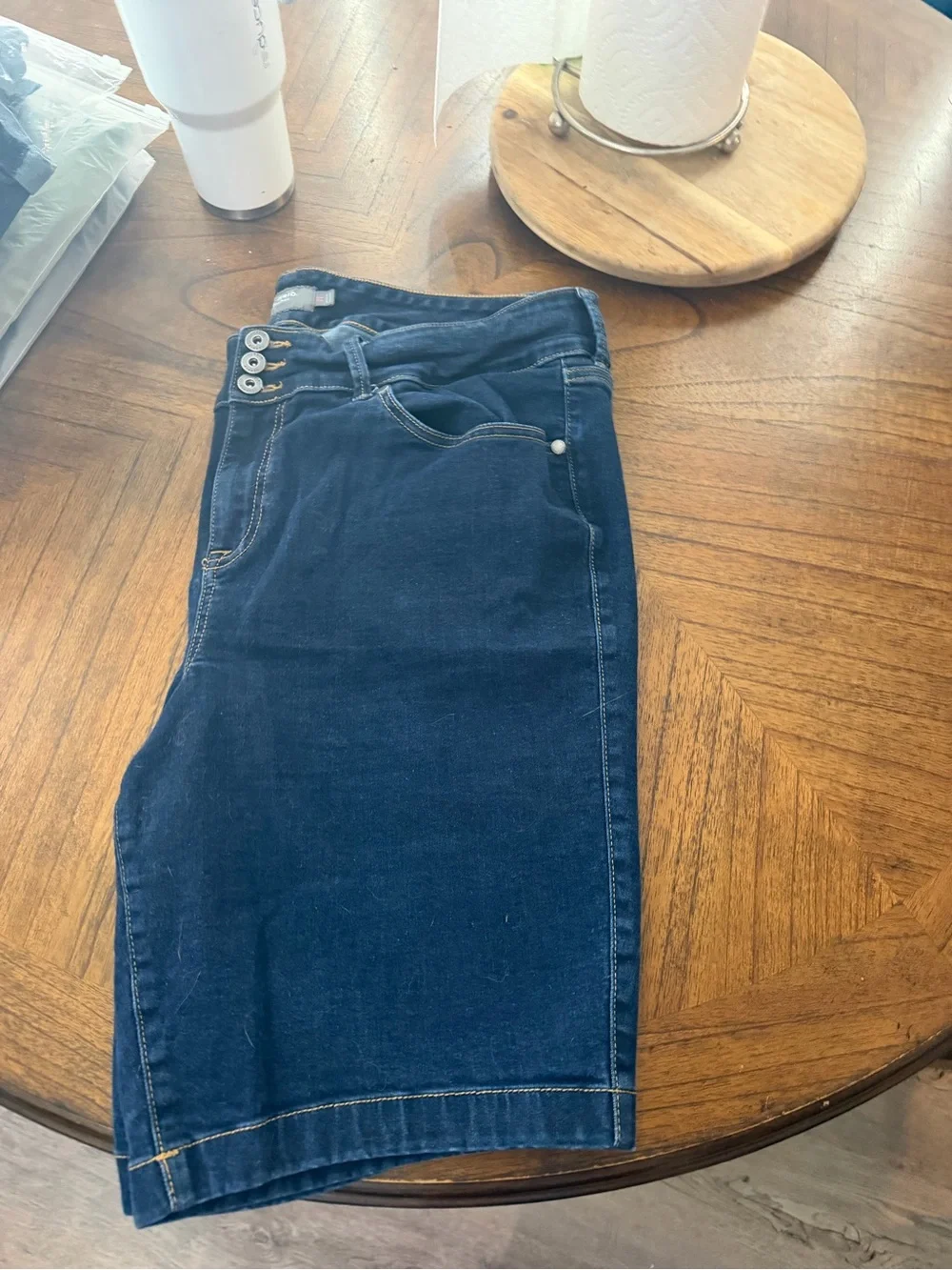 torrid excellent used
